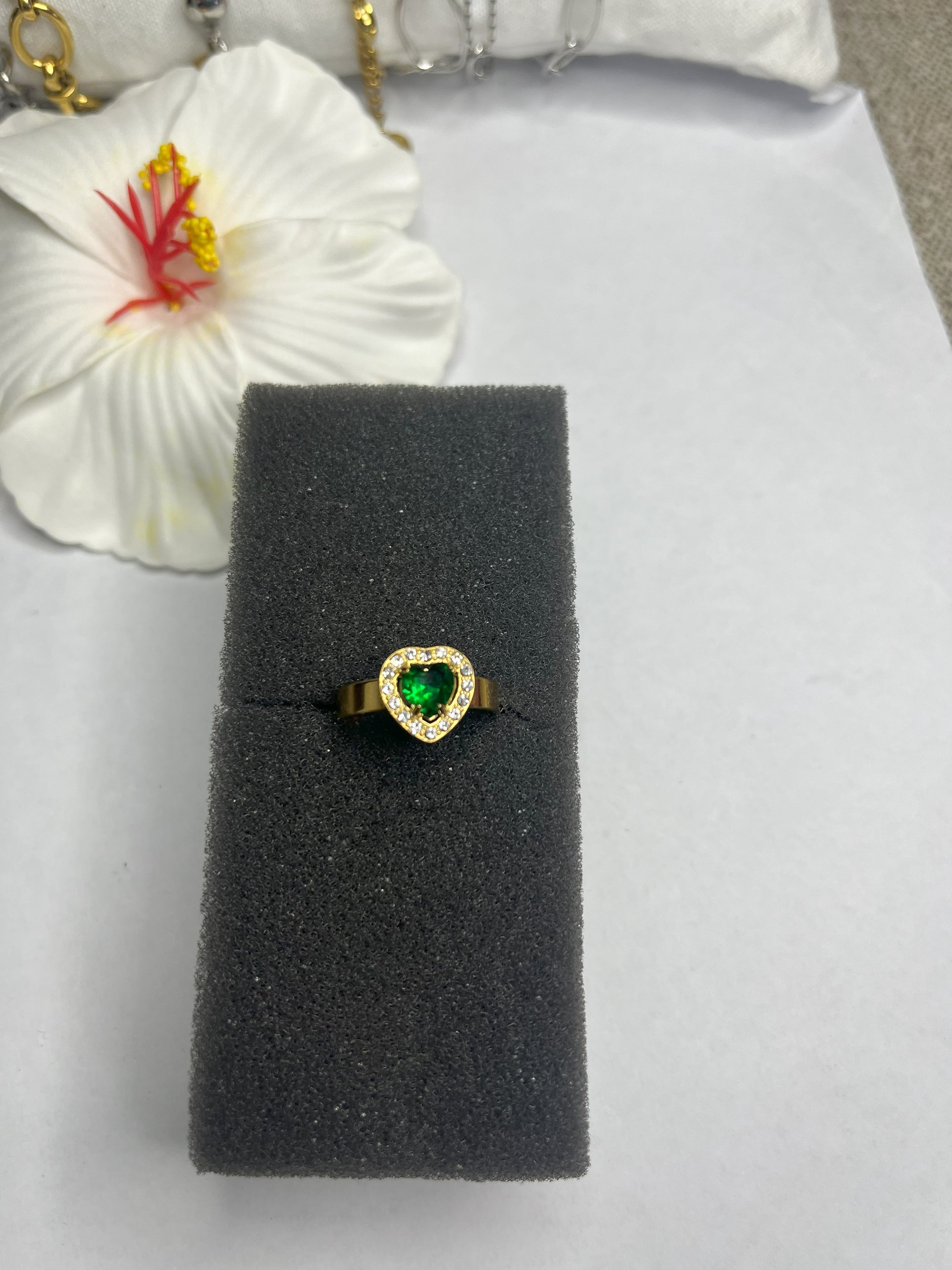 Anello solitario pietra sfaccettata mod Kate Placcato Oro pietra verde