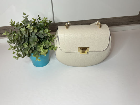 Borsa Ornella moderna e funzionale per uso quotidiano con design elegante e materiali di qualità
