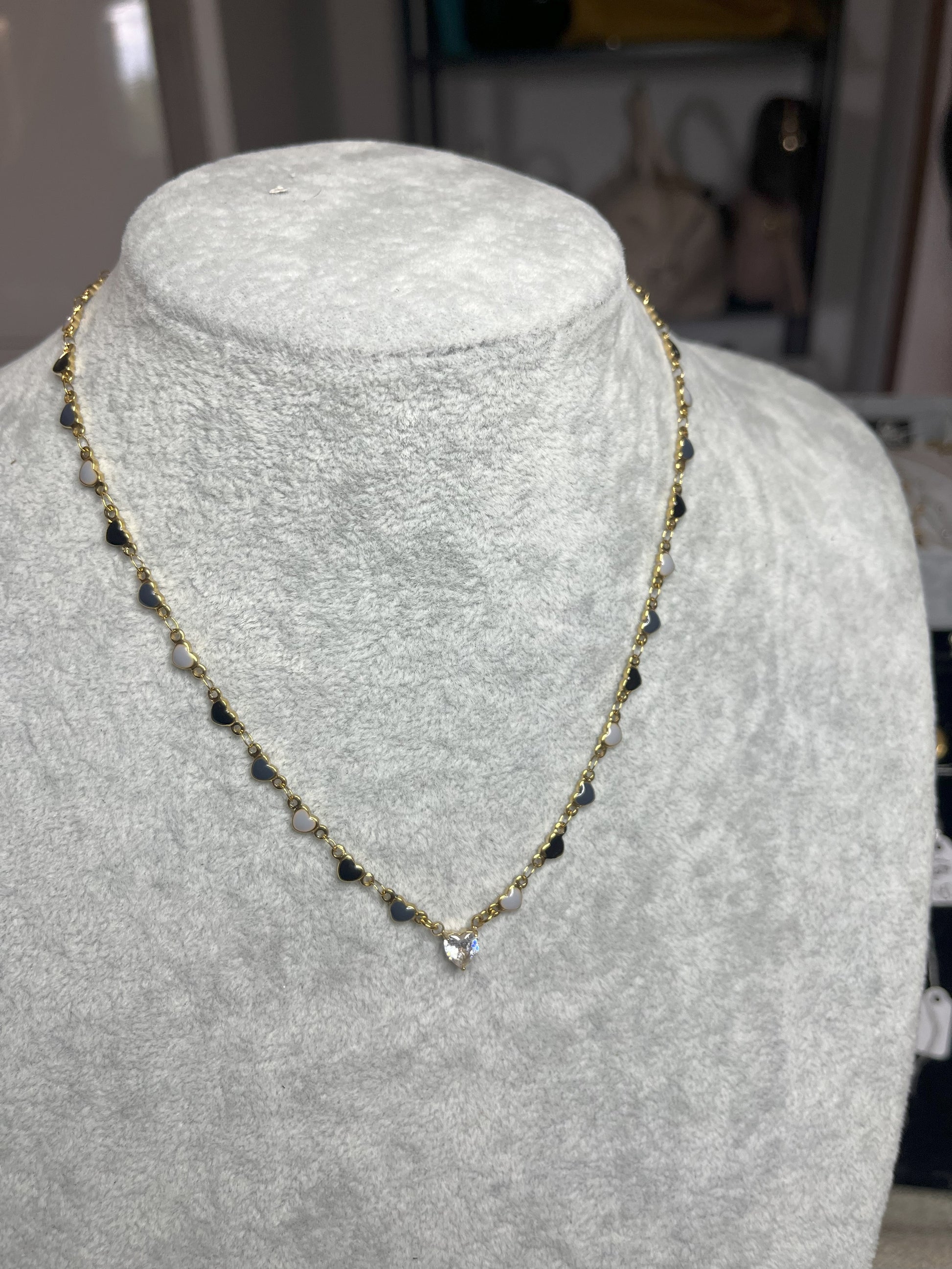 Collana-Cuori-Punto-Luce-1.jpg