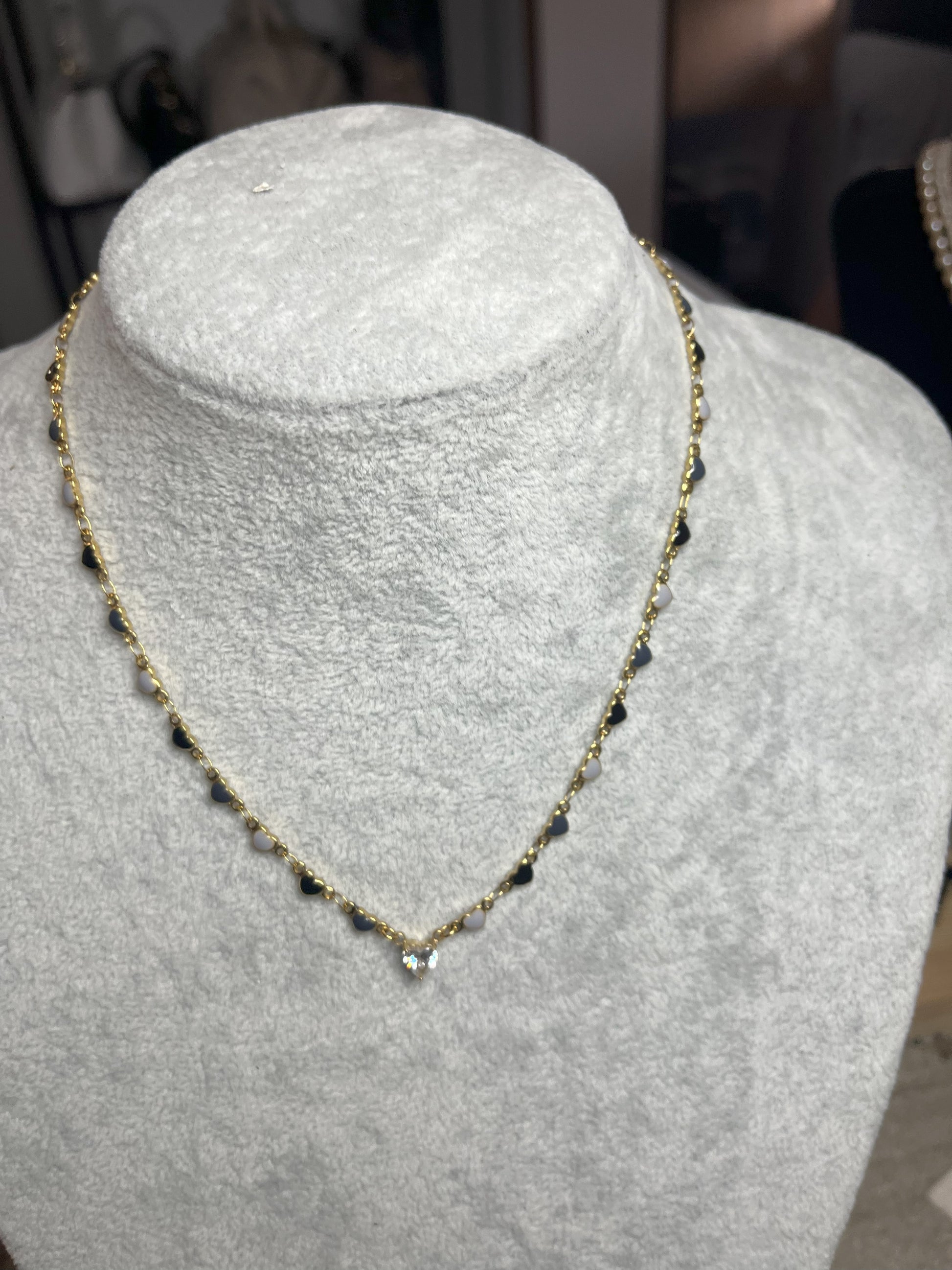Collana-Cuori-Punto-Luce-3.jpg