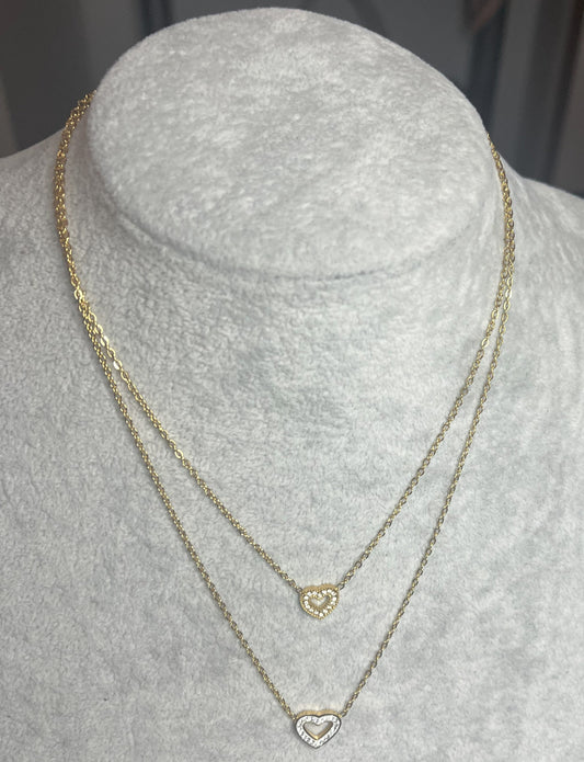 Collana doppio giro color oro con due ciondoli a cuore, in acciaio inossidabile placcato oro