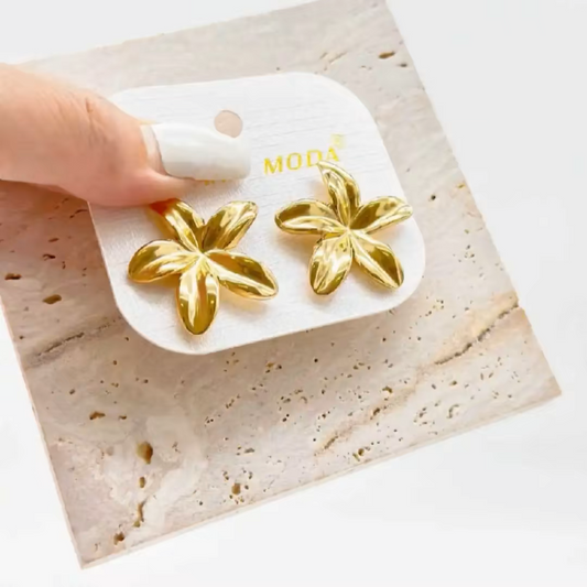 Orecchini a forma di fiore dorati in stile moda, eleganti e luminosi