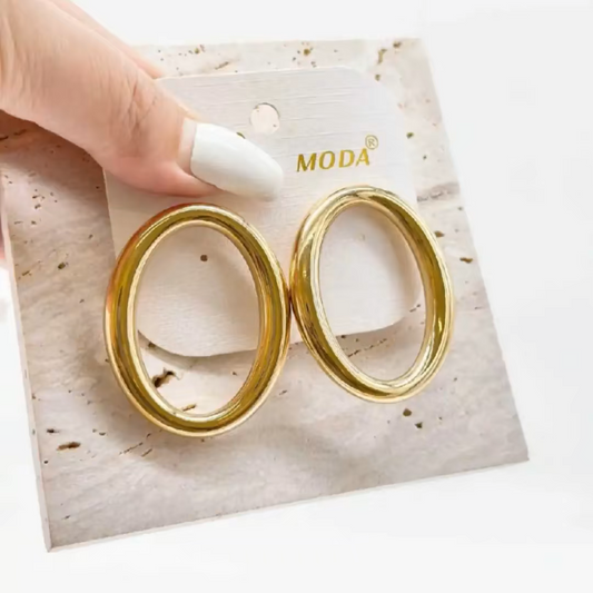 Orecchini a cerchio doppio in acciaio placcato oro, design moderno elegante