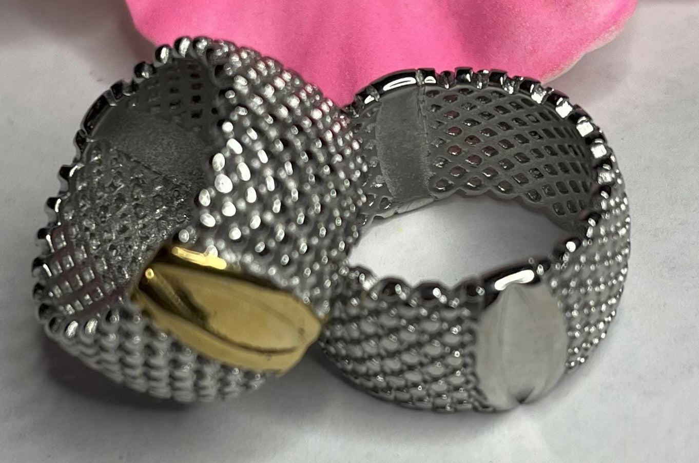 Anello Urban Mesh - Texture Metallica Placcato Argento e Oro