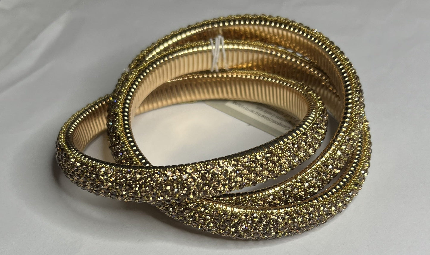 Bracciale triple bangle zirconato color oro in acciaio inossidabile placcato oro con pavé cristalli e texture millegrain