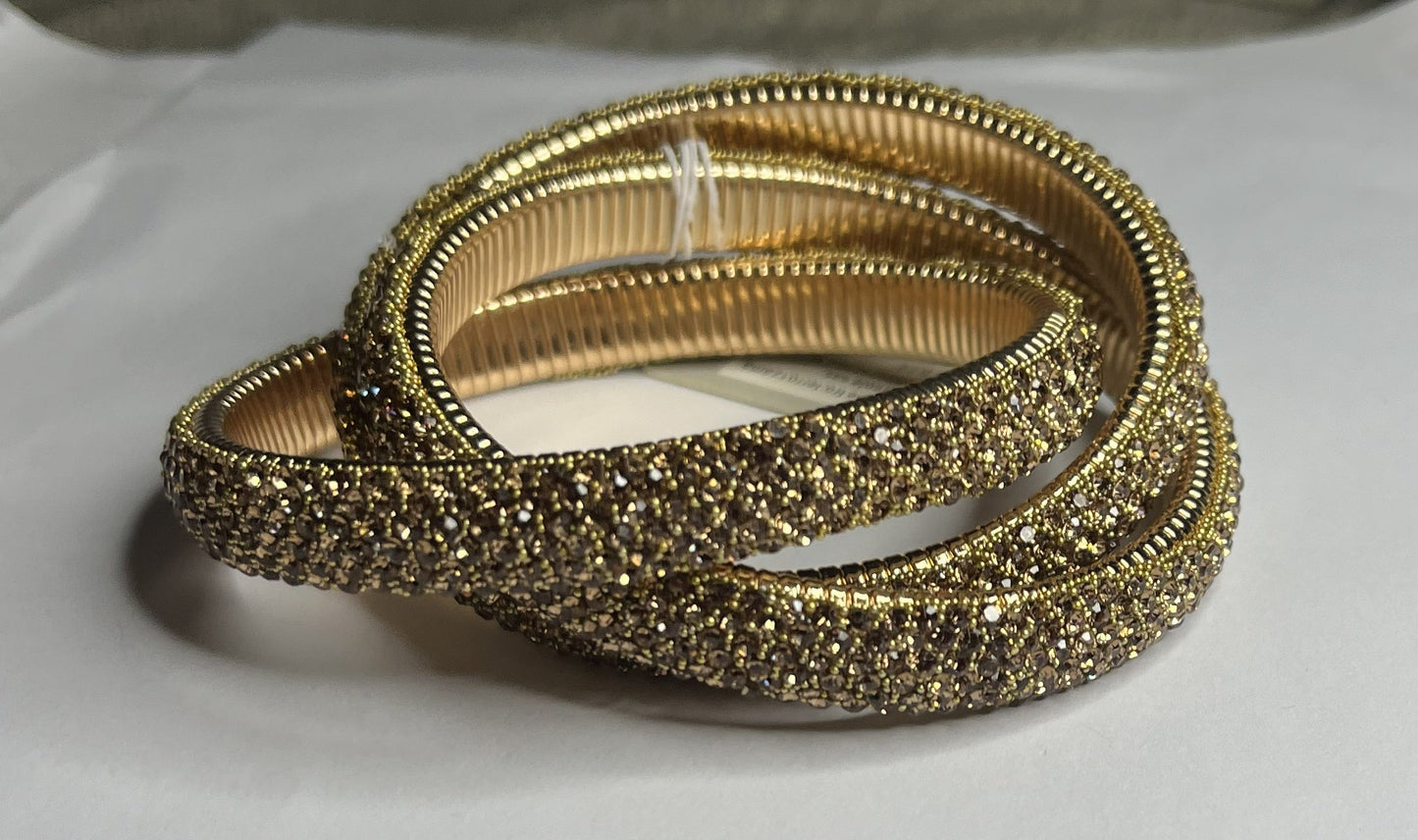 Bracciale triple bangle zirconato color oro in acciaio inossidabile placcato oro con pavé cristalli e texture millegrain