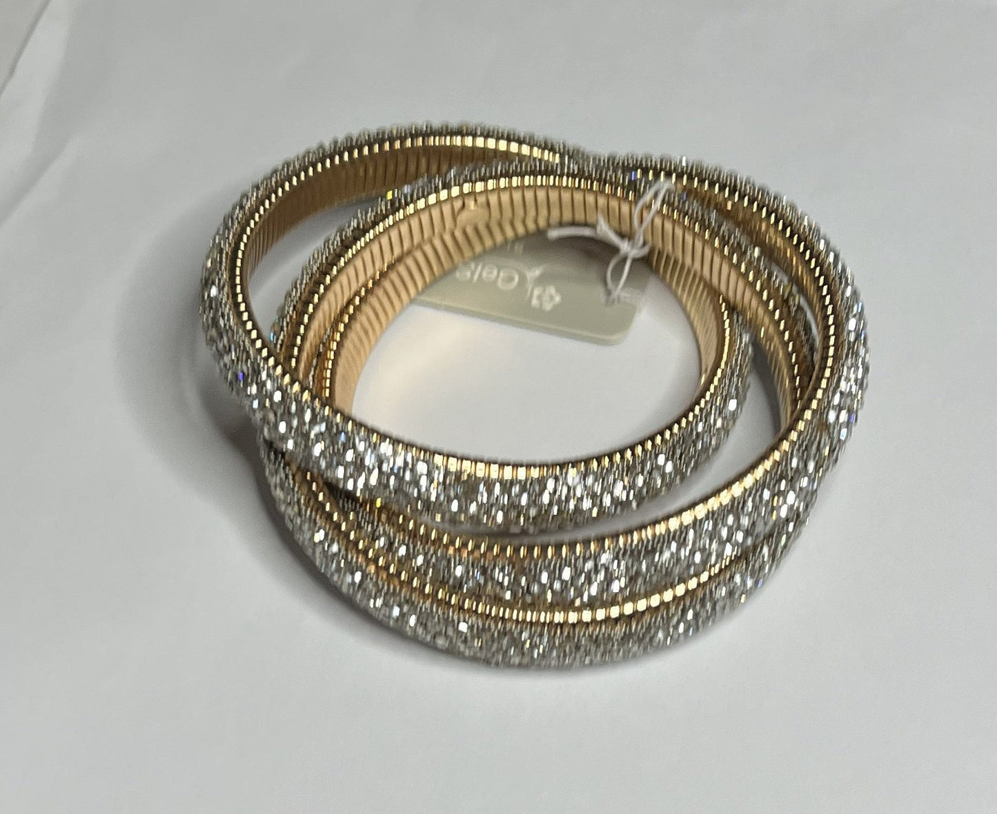 Bracciale triple bangle zirconato color argento in acciaio inossidabile placcato oro con pavé cristalli e texture millegrain
