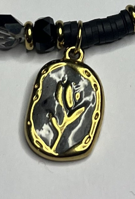 Braccialetto Acciaio Inossidabile Perle Nere Resina Cristalli Dettaglio Pendente Rosa Oro