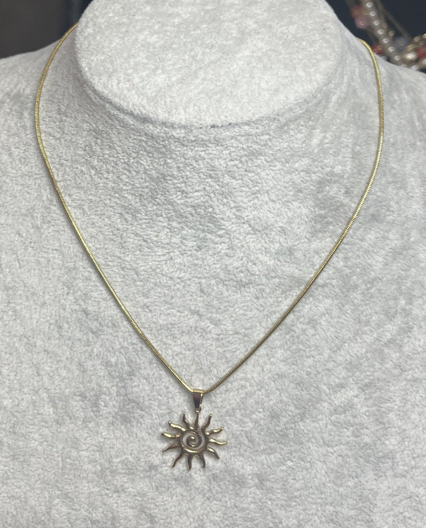 Collana Acciaio Inossidabile Ciondolo Sole Raggiante Oro