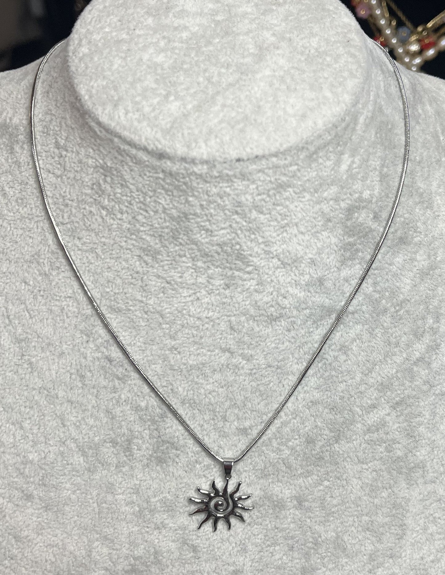 Collana Acciaio Inossidabile Ciondolo Sole Raggiante Argento