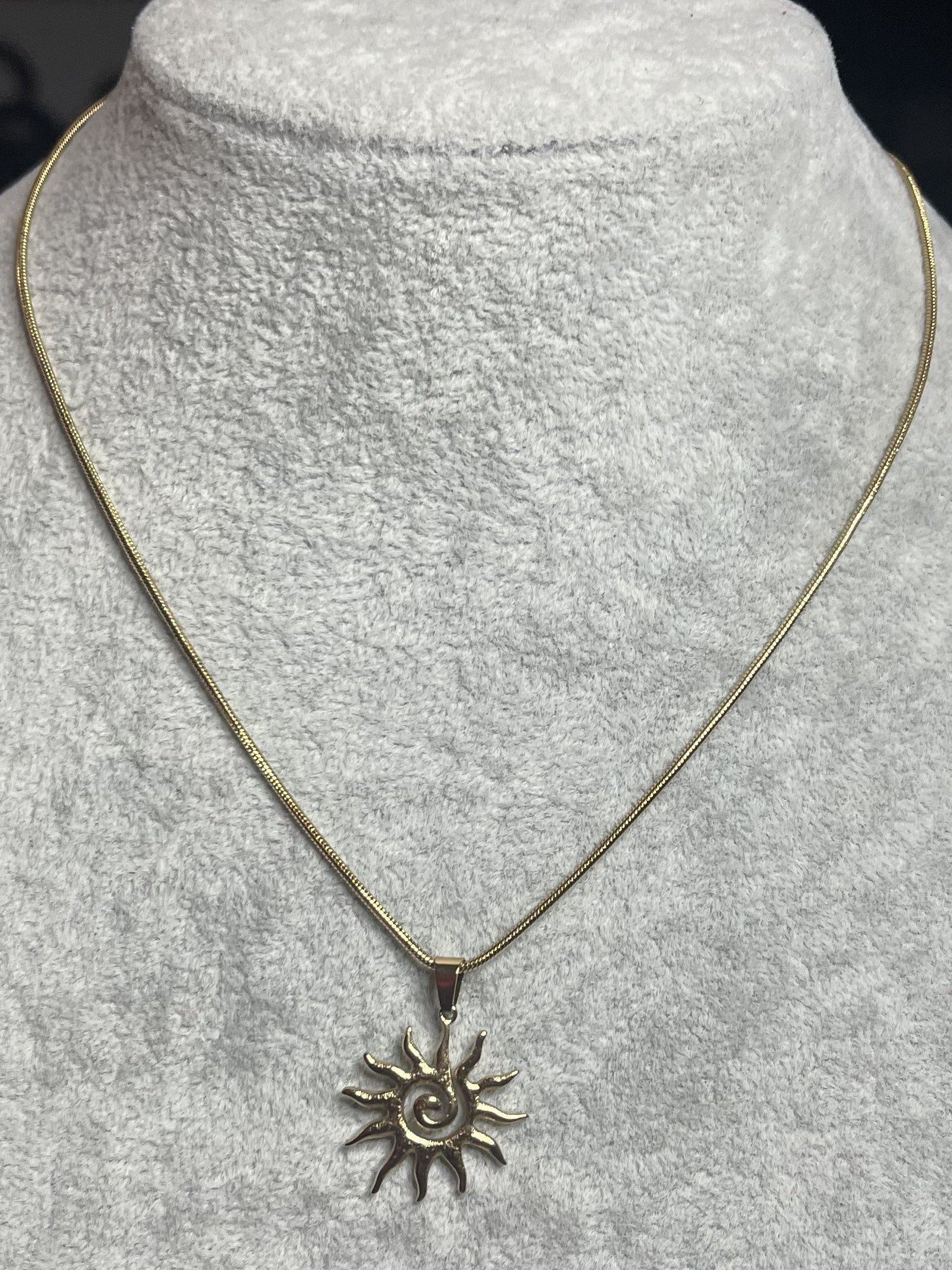 Collana Acciaio Inossidabile Ciondolo Sole Raggiante Oro