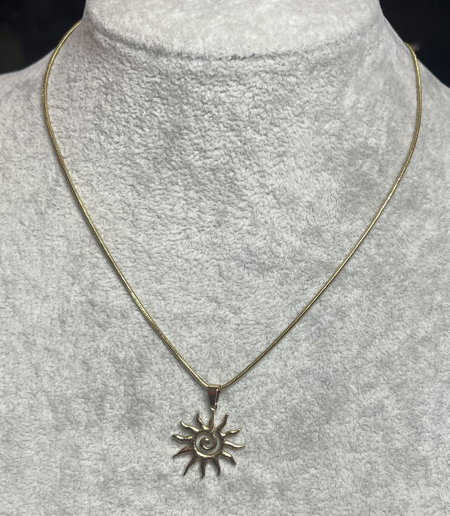 Collana Acciaio Inossidabile Ciondolo Sole Raggiante Oro