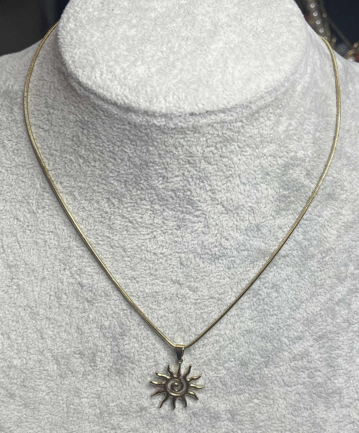 Collana Acciaio Inossidabile Ciondolo Sole Raggiante Oro