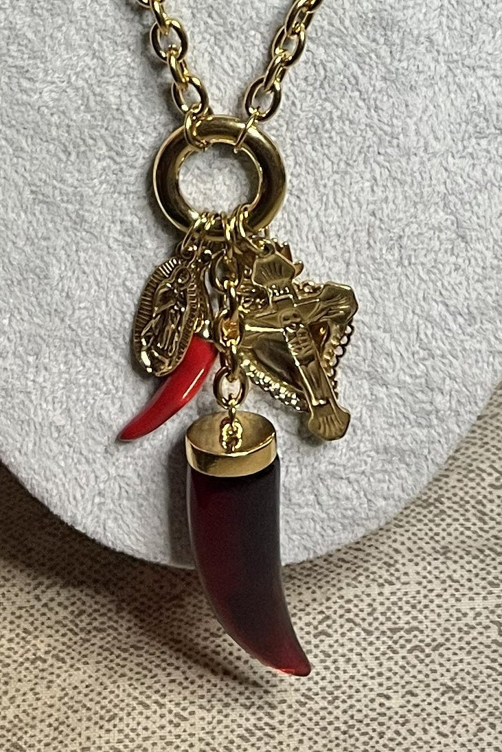 Collana catena grossa placcata oro con cornetto rosso portafortuna