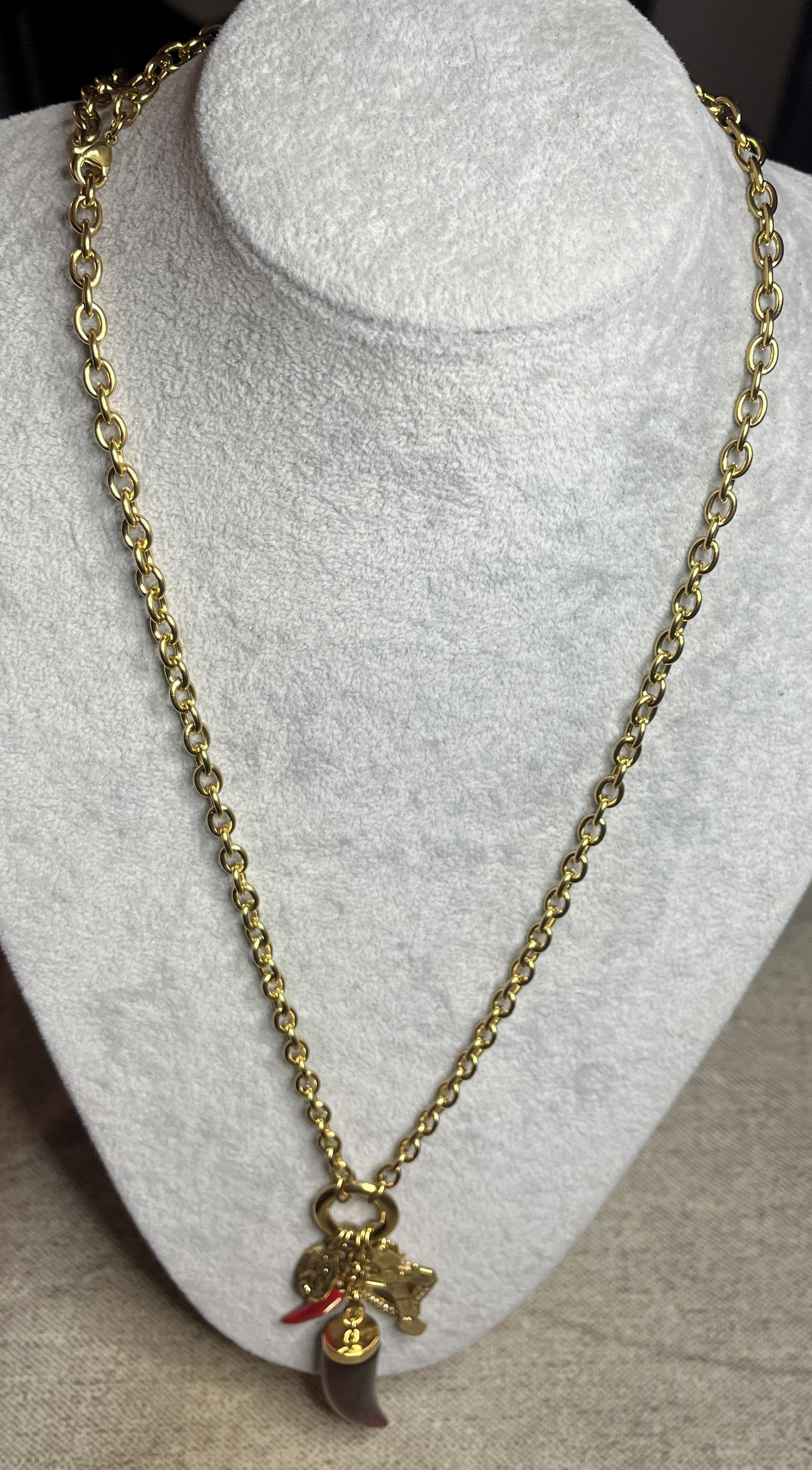 Collana catena grossa placcata oro con cornetto rosso portafortuna