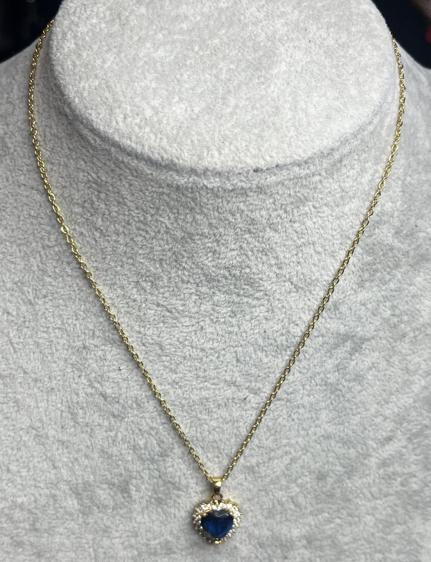 Collana con gemma blu