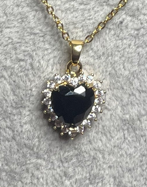 Collana con gemma nera