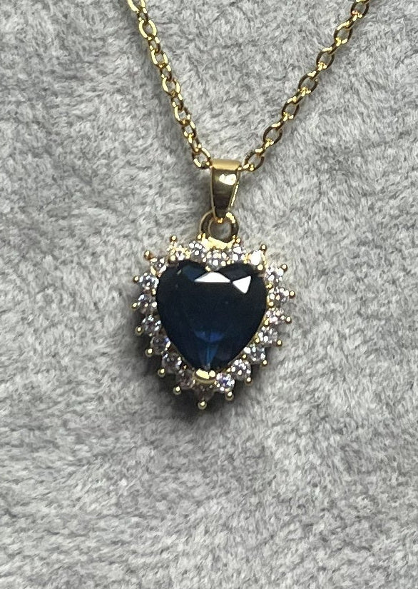 Collana con gemma blu