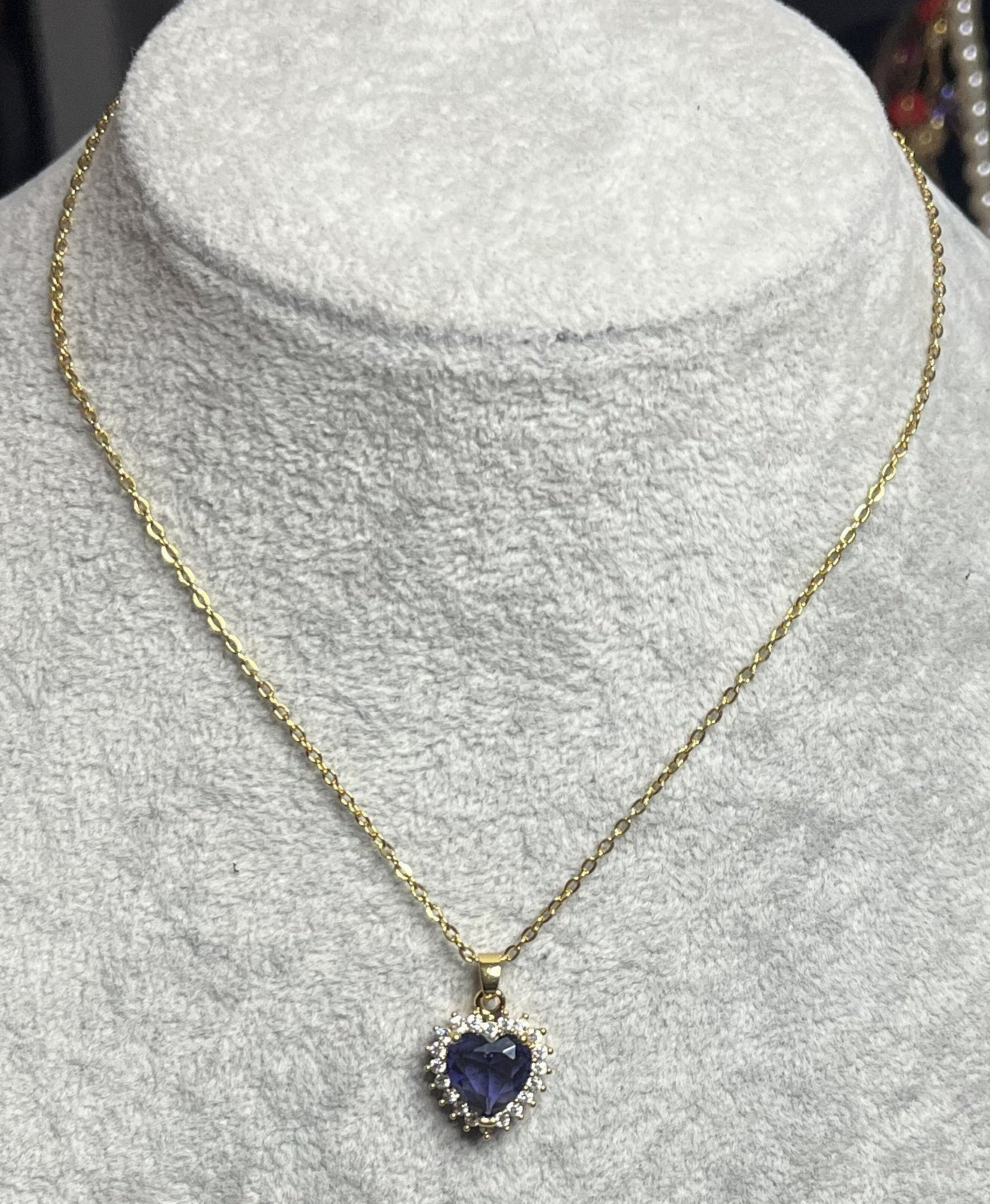 Collana con gemma blu