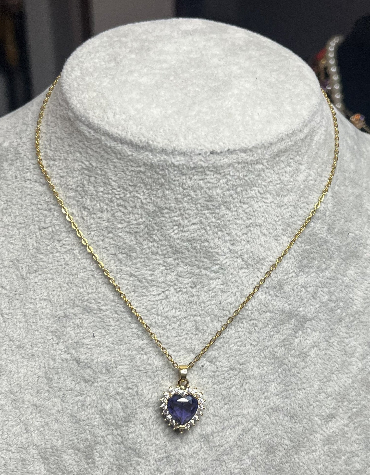 Collana con gemma blu