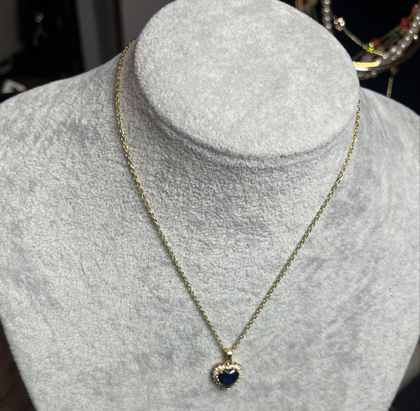 Collana con gemma blu