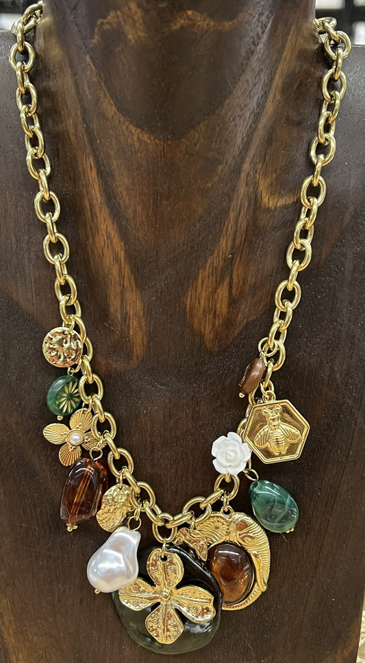 Collana Giardino d'Acciaio Dorato con charm floreali e pietre naturali
