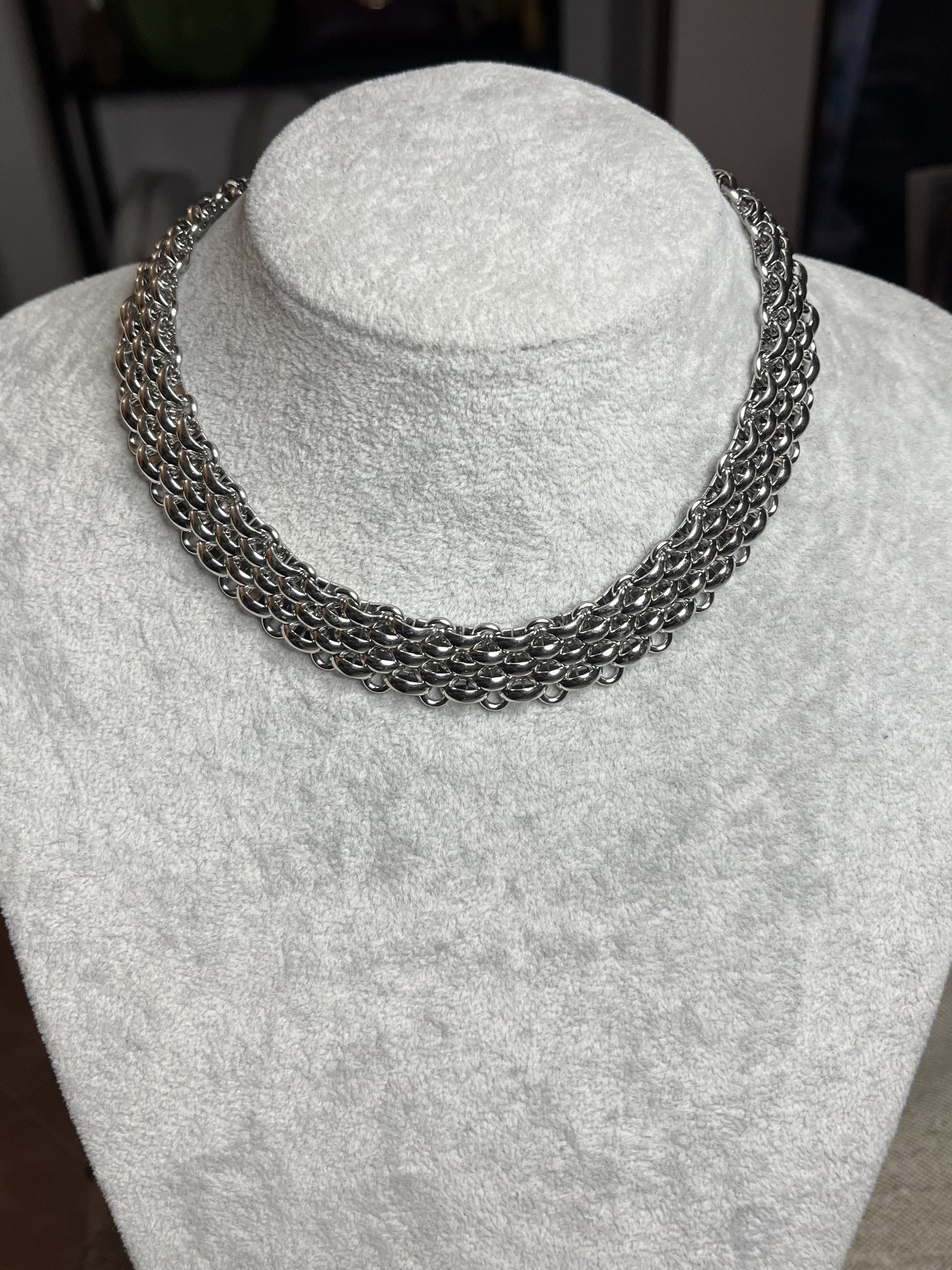 Collana girocollo donna in acciaio inossidabile con tripla catena intrecciata texture metallica placcato argento