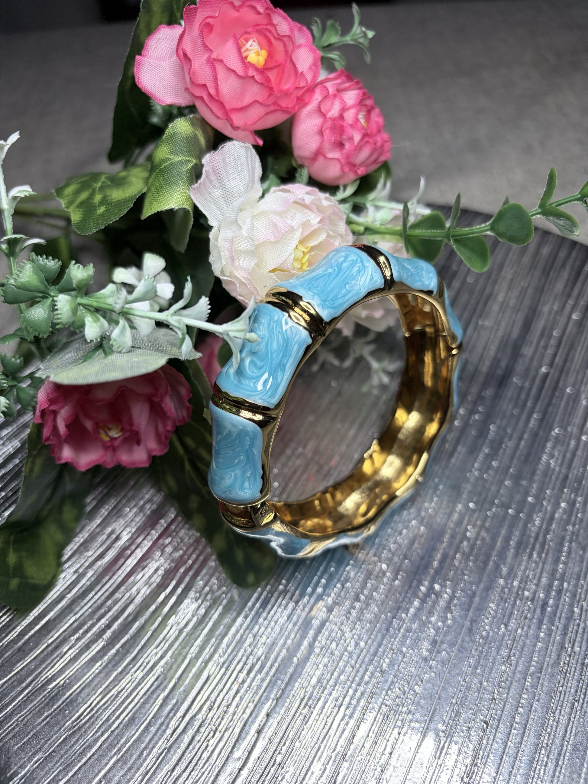 Bracciale rigido bambù smaltato turchese con bordi dorati