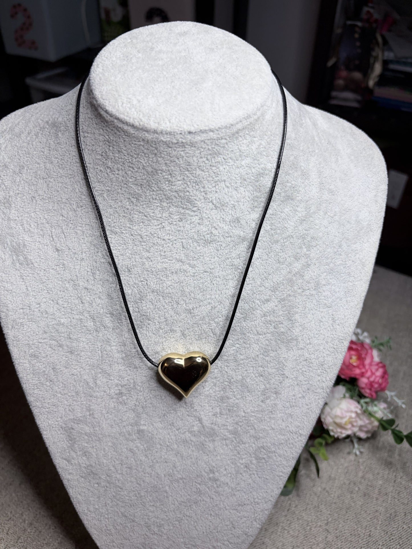 Collana cuore gold su cordino nero