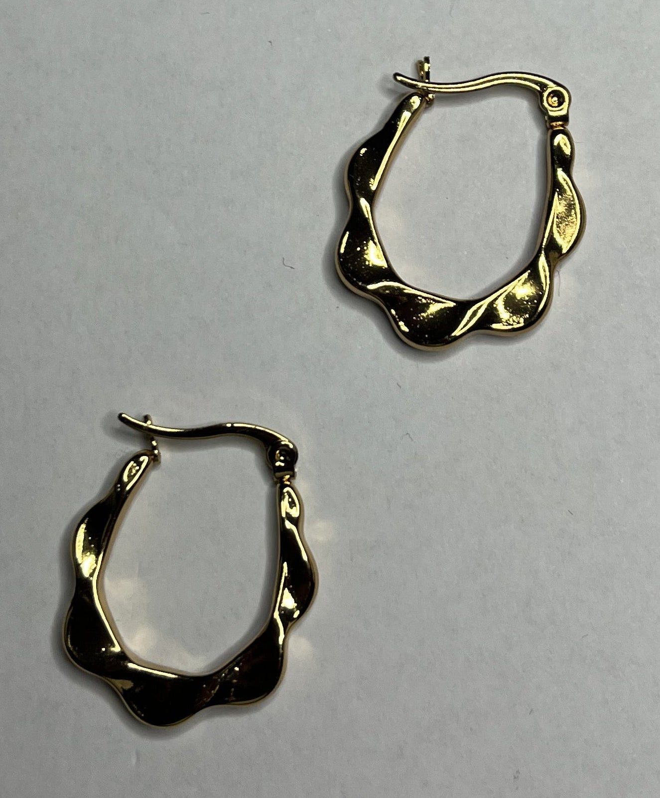 Orecchini a Cerchio Twist Intrecciato Placcati Oro