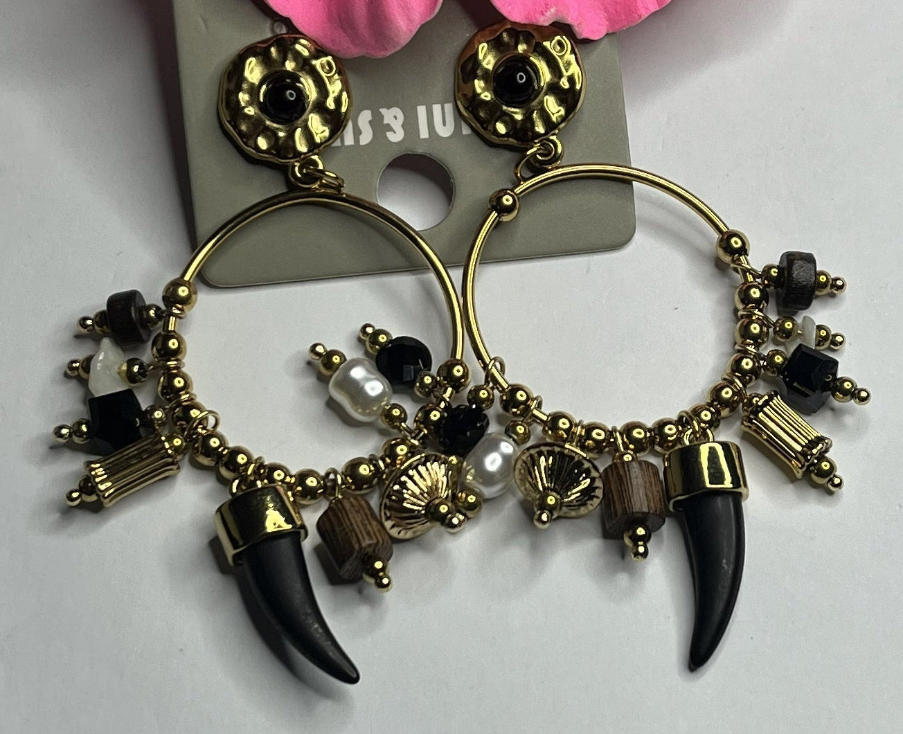 Orecchini cerchio placcato oro con cornetto nero portafortuna