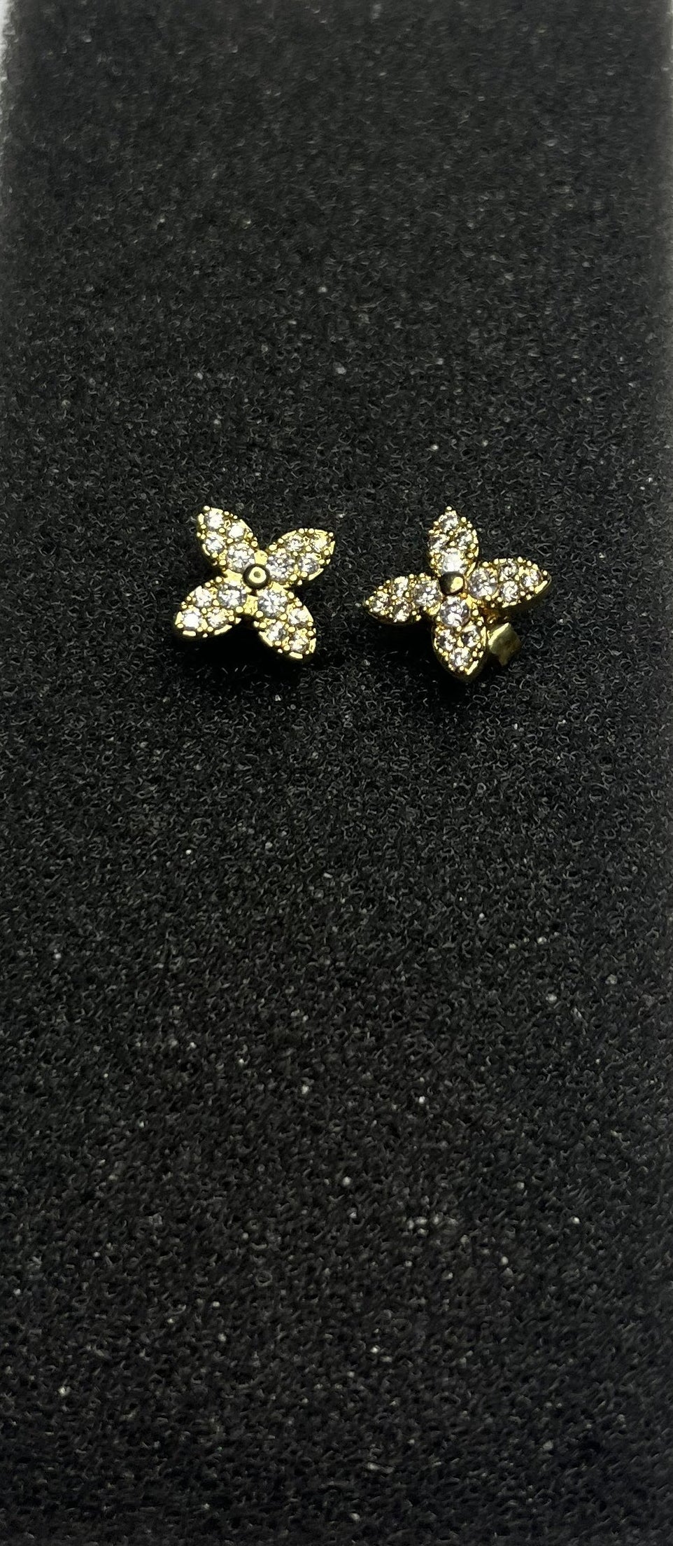 Orecchini a Lobo Croce con Cristalli Scintillanti in Acciaio Inossidabile placcato oro