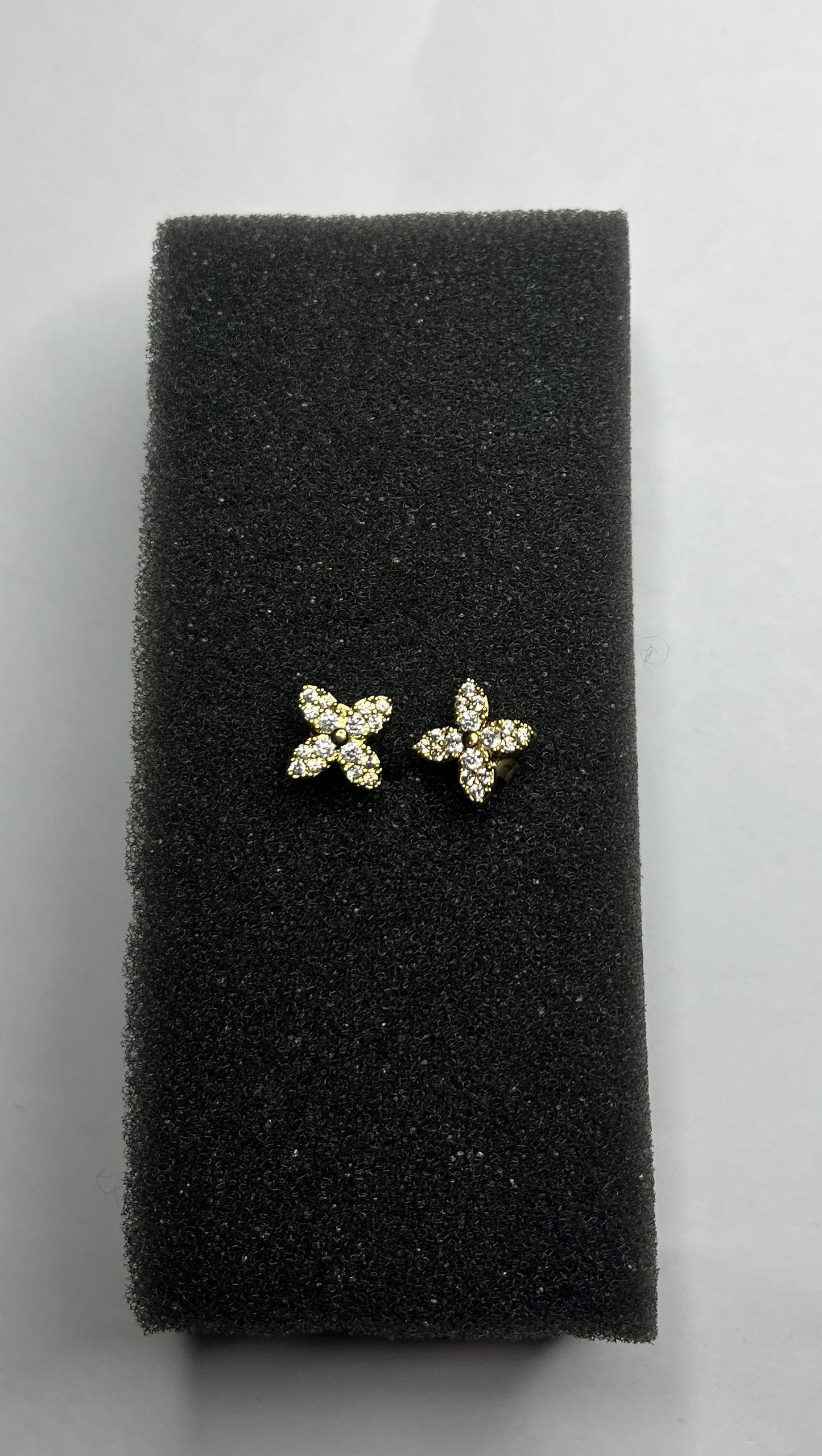 Orecchini a Lobo Croce con Cristalli Scintillanti in Acciaio Inossidabile placcato oro