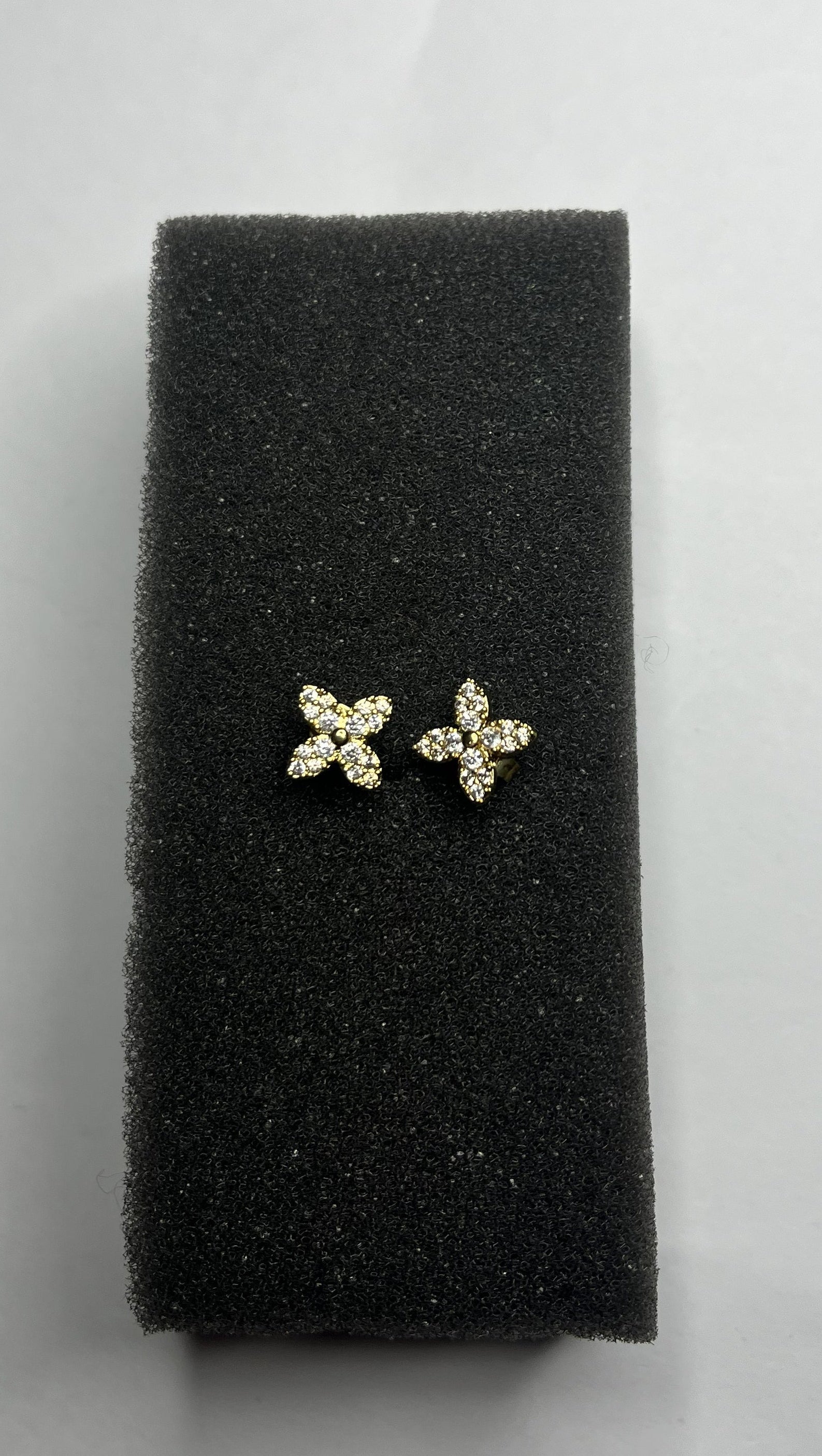 Orecchini a Lobo Croce con Cristalli Scintillanti in Acciaio Inossidabile placcato oro